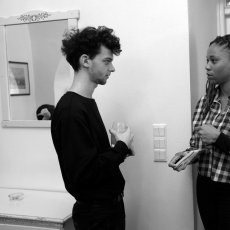 Emmelyne Octavie et un lycéen tchèque © Arnaud Galy - Agora francophone 