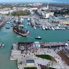 L'Hermione accoste dans le port de La Rochelle - Ph : JD Lamy - (...)