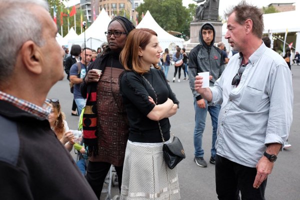 Ani Djanikian et Laurent Van Wetter, auteur de théâtre bruxellois, au Village de la Francophonie à Erevan - Ph : Arnaud Galy - Agora Francophone